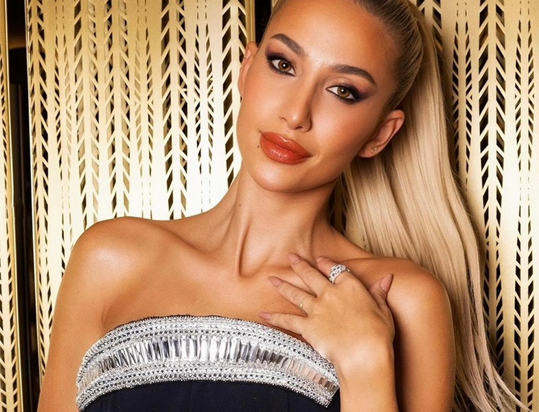 STYLED PONYTAILS - THE DOMINATING SPRING HAIR TREND STRAIGHT FROM THE RUNWAYS AND RED CARPETS