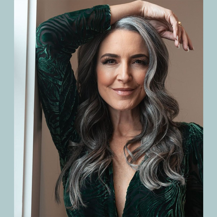 GRAY HAIR TRANSITIONING - EXTENSIONS WITH THE PERFECT COLOR MATCH FOR A SEAMLESS BLEND