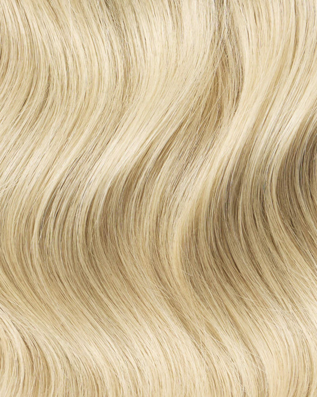 Color Swatch Creamy Blonde with Ashy Lowlights | #10/22
